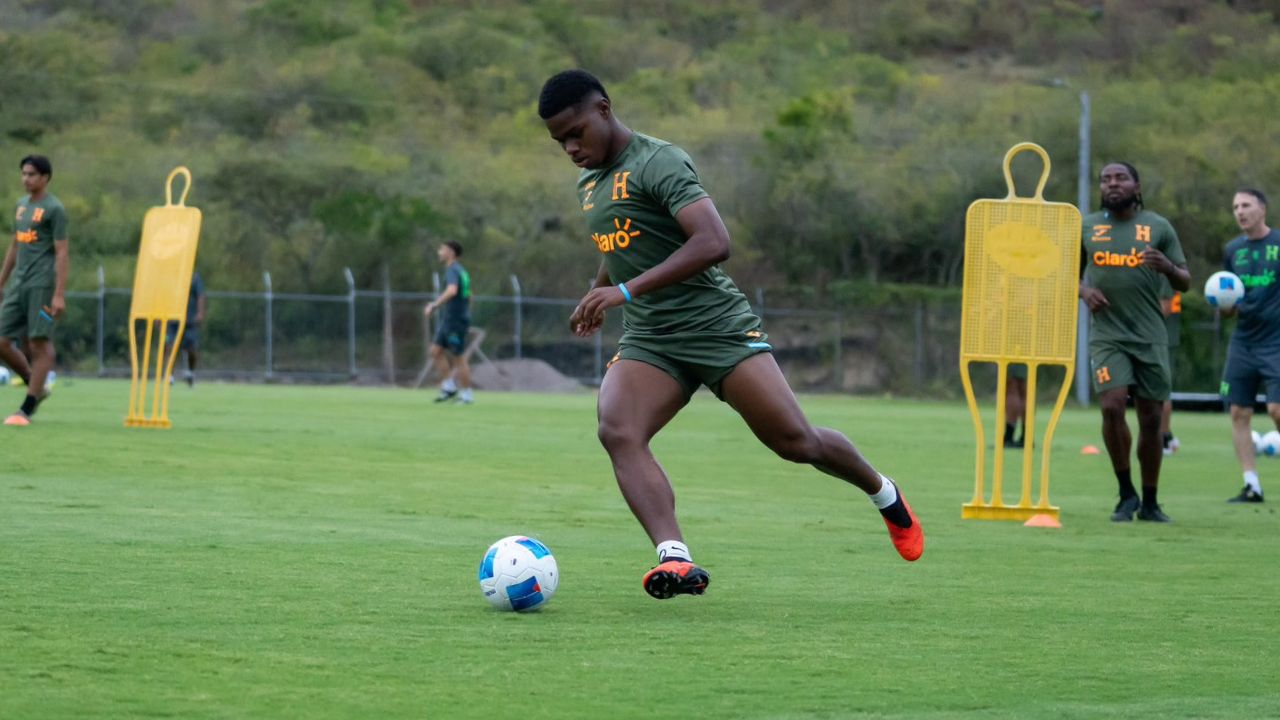 El mensaje del Liverpool a Keyrol Figueroa tras unirse a la Selección.