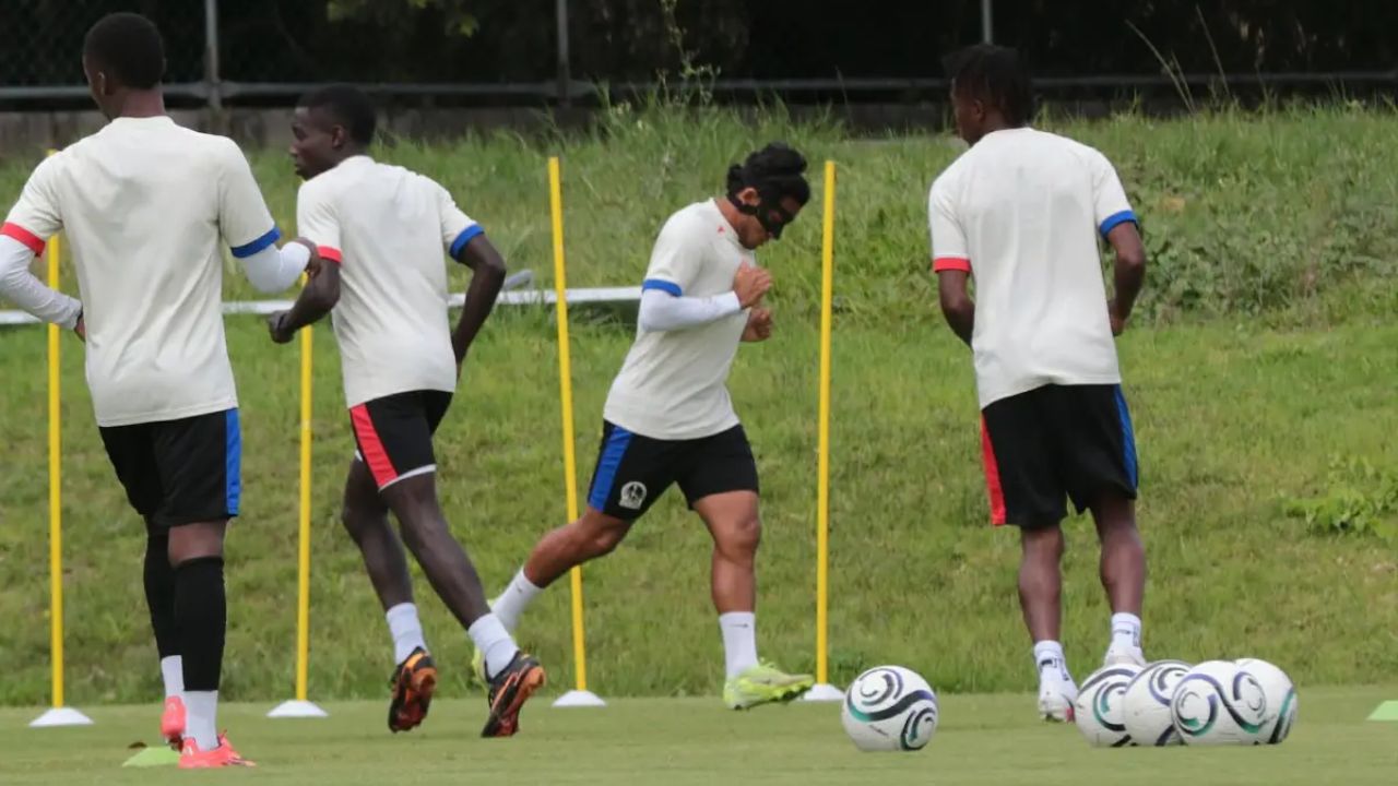 Espinel y Olimpia sufren varias bajas de peso en la previo del choque ante Firpo
