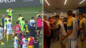 Imagen de Futbolistas tienen dura pelea en la final de la Supercopa en Argentina