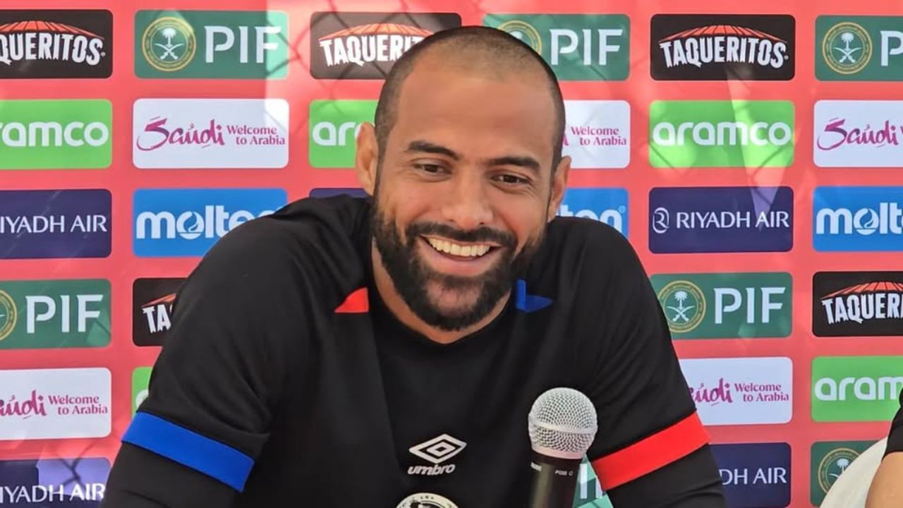 Prensa salvadoreña llena de elogios a Edrick Menjívar tras partido de Copa Centroamericana