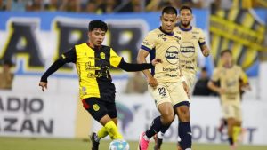 Imagen de Real España vence a Motagua con golazo de Nixon Cruz y firma el liderato