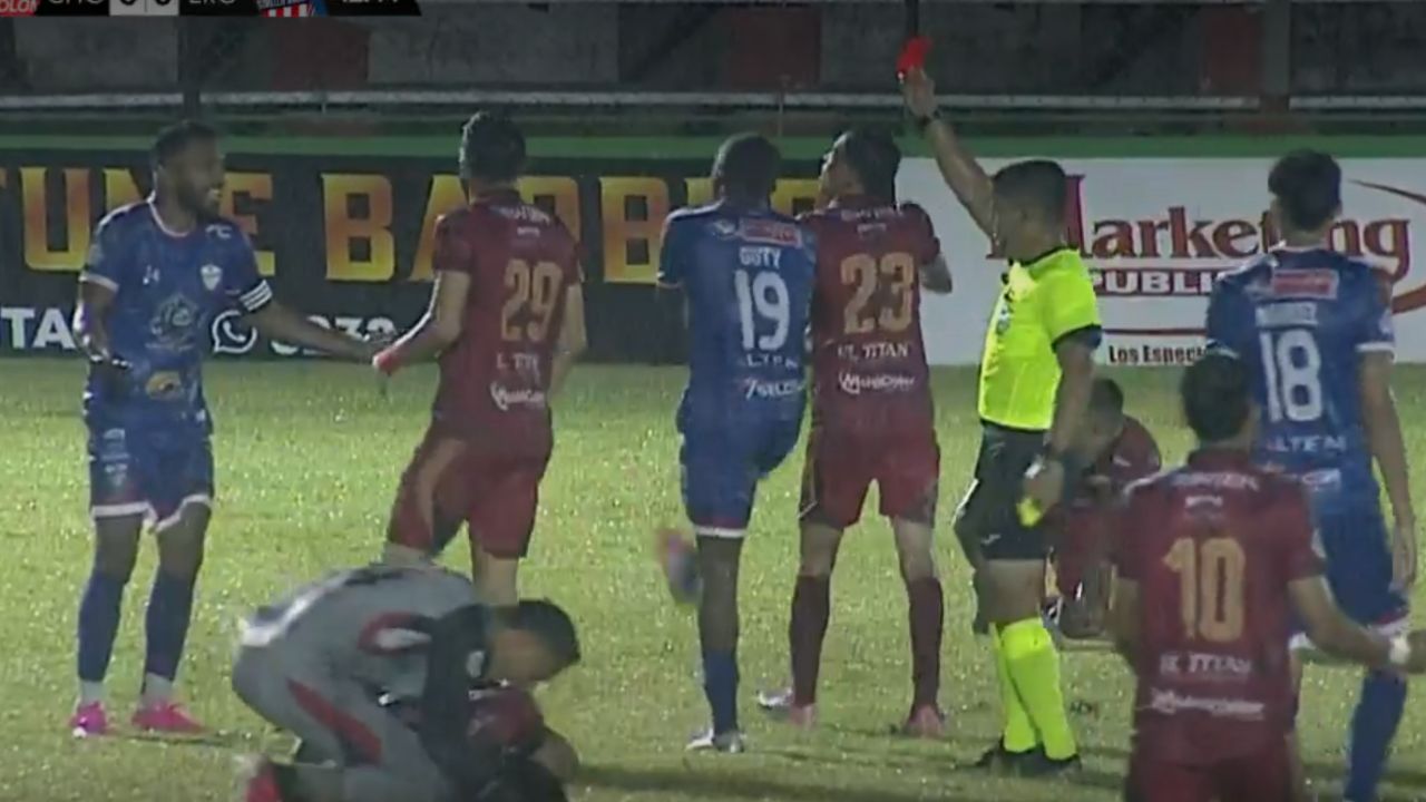 Reinieri Mayorquín sale expulsado en el Choloma vs Estrella y rompe récord negativo