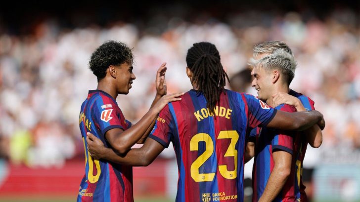 Barcelona sumerge al Valencia en su crisis y lo golea en Mestalla