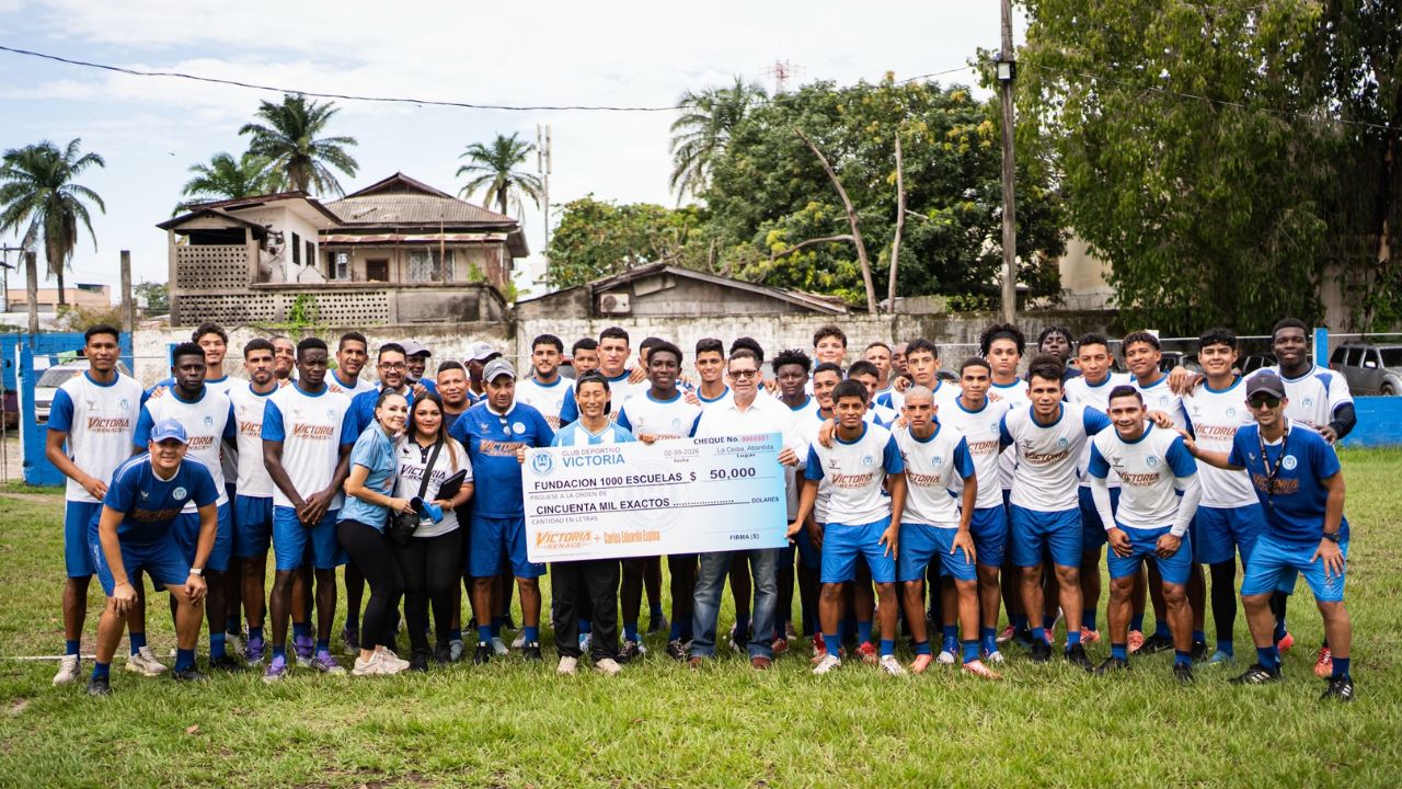 Victoria de Carlos Eduardo Espina hace donación a fundación de Shin Fujiyama