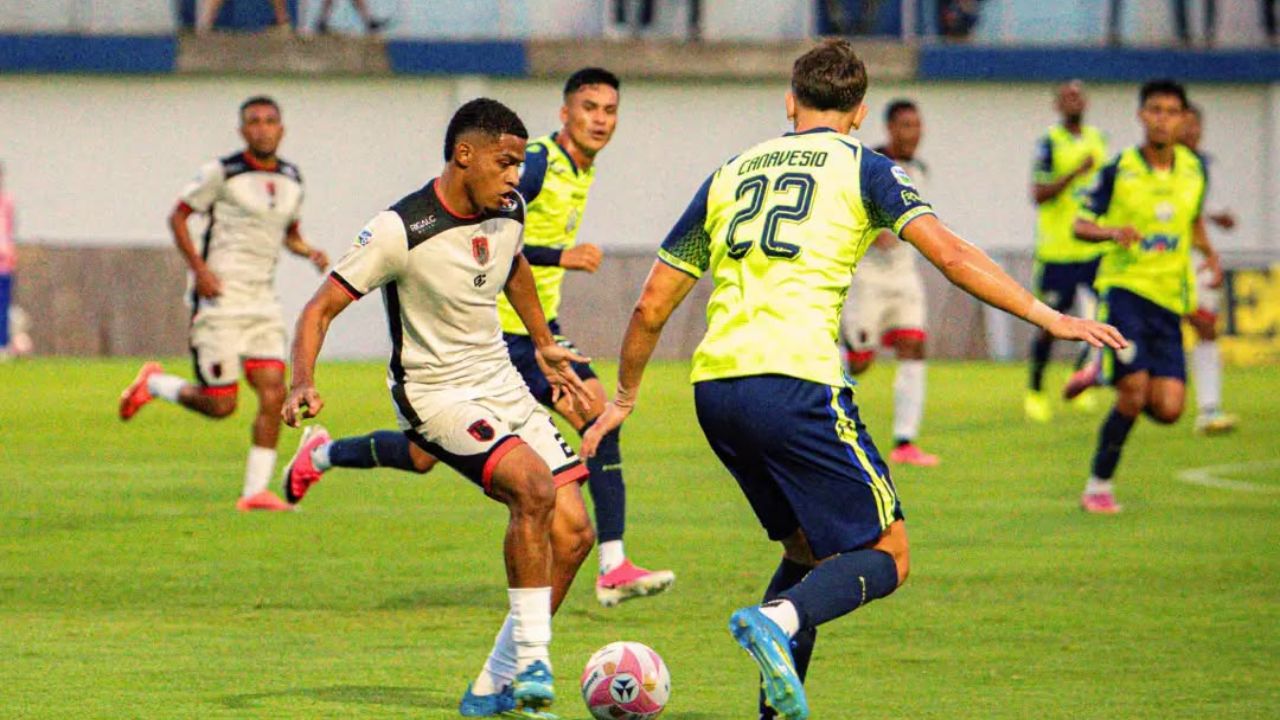 Independiente amarga la fiesta a Olancho FC y rescata un punto de oro en las pampas