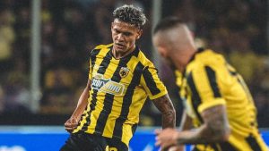 Imagen de Kervin Arriaga sufre nuevo revés en AEK Atenas tras renunciar a la Selección de Honduras