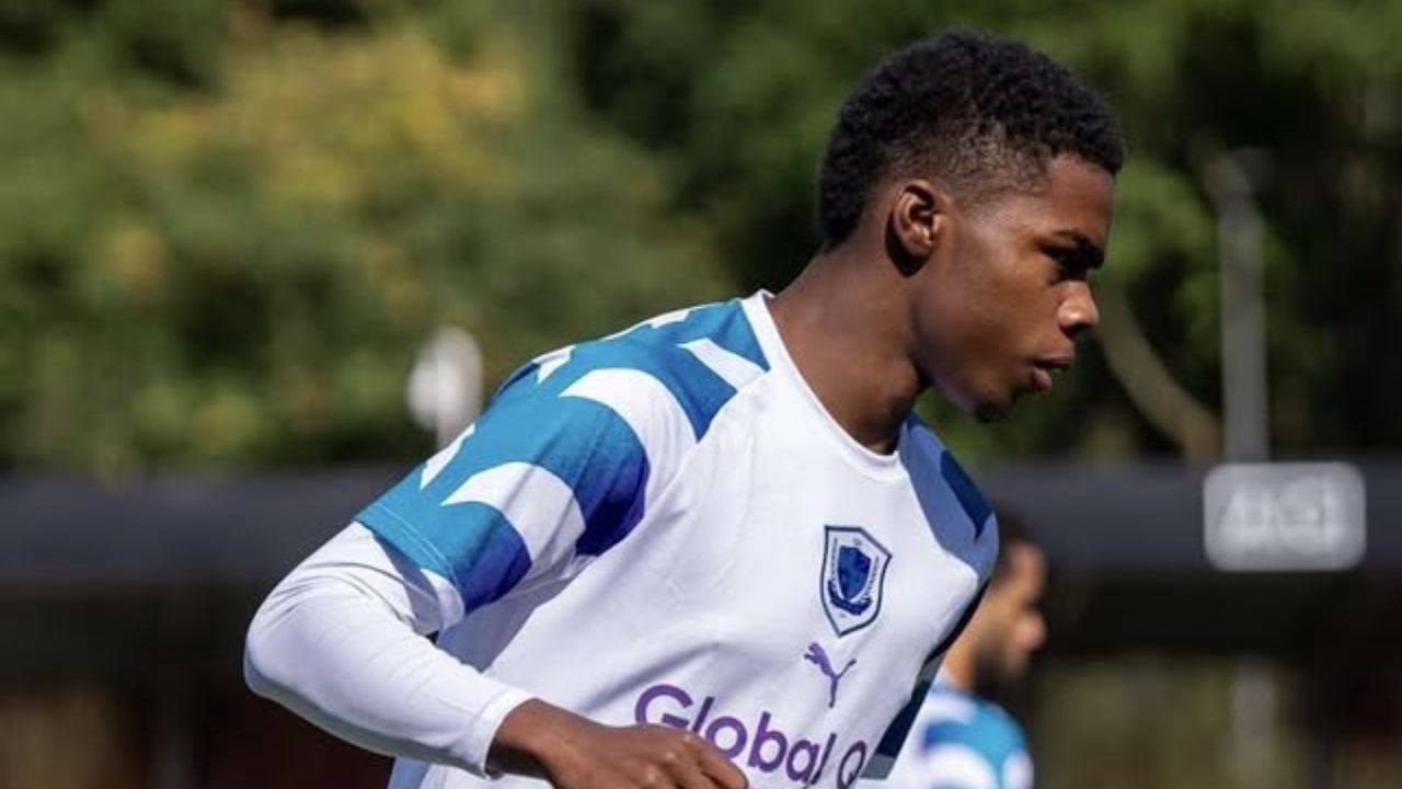 Keyrol Figueroa participa en último triunfo del Port Vale y estuvo cerca de marcar primer gol