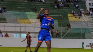 Imagen de Los Lobos UPNFM aplastan a Independiente en su visita a Comayagua