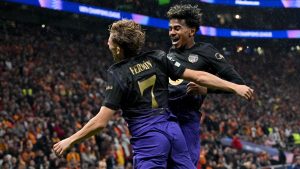 Imagen de Barcelona remonta y aplasta al Galatasaray en Turquía en una noche mágica para Flick