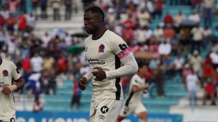 Olimpia consigue trabajado  triunfo ante el Génesis FC y mete presión en el liderato