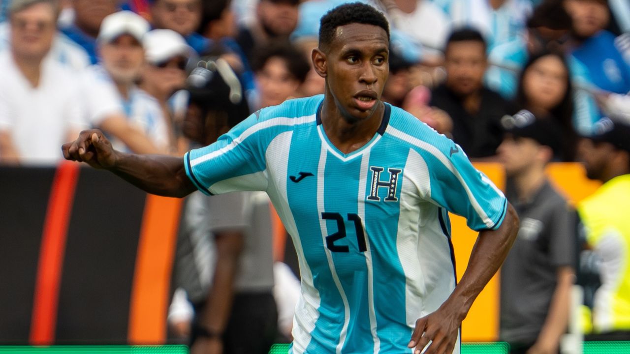 Representante de Giancarlo Sacaza revela su inminente salto al fútbol extranjero