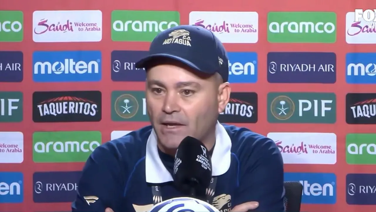 Javier López estalla contra Alajuelense después de la semifinal