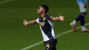 Imagen de Keyrol Figueroa se luce con gol ante el Manchester City U21 y afianza su gran momento