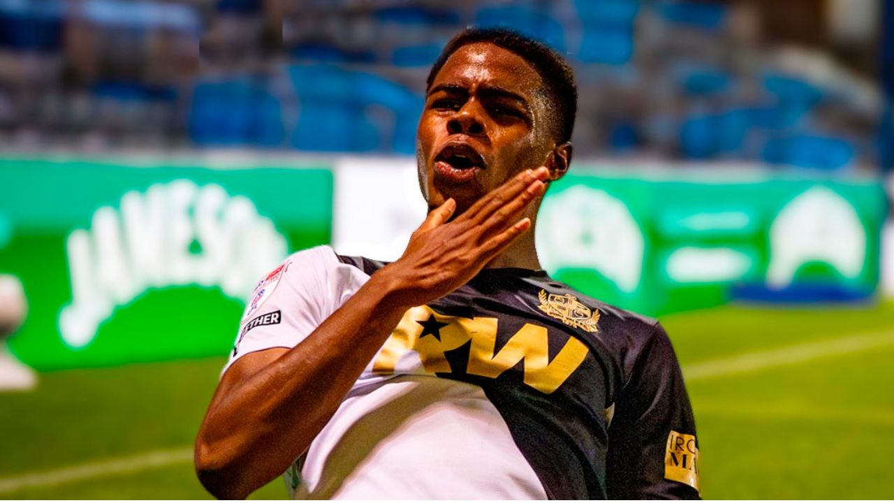 Keyrol Figueroa se estrena en el fútbol inglés y rescata al Port Vale