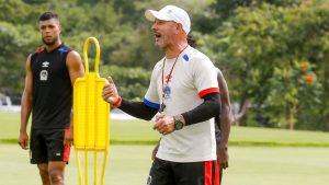 Imagen de Presidente del Olimpia revela el futuro del uruguayo Eduardo Espinel