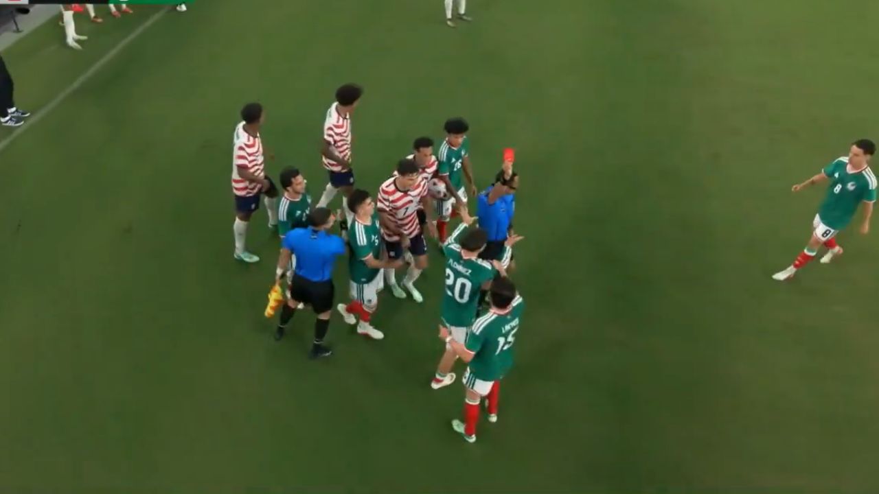 Selvin Brown protagoniza jugada polémica en el Estados Unidos-México